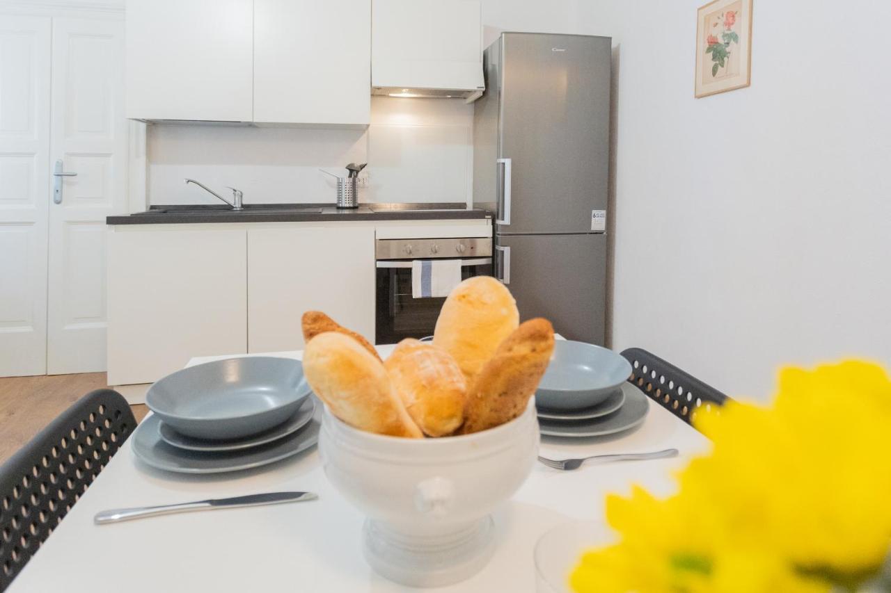 Da Pia In Historycal Como City Centre By Rent All Como Ngoại thất bức ảnh