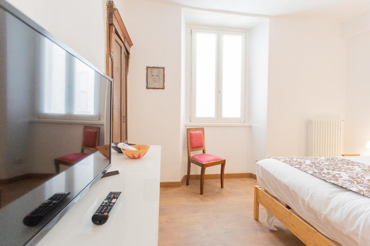 Da Pia In Historycal Como City Centre By Rent All Como Ngoại thất bức ảnh
